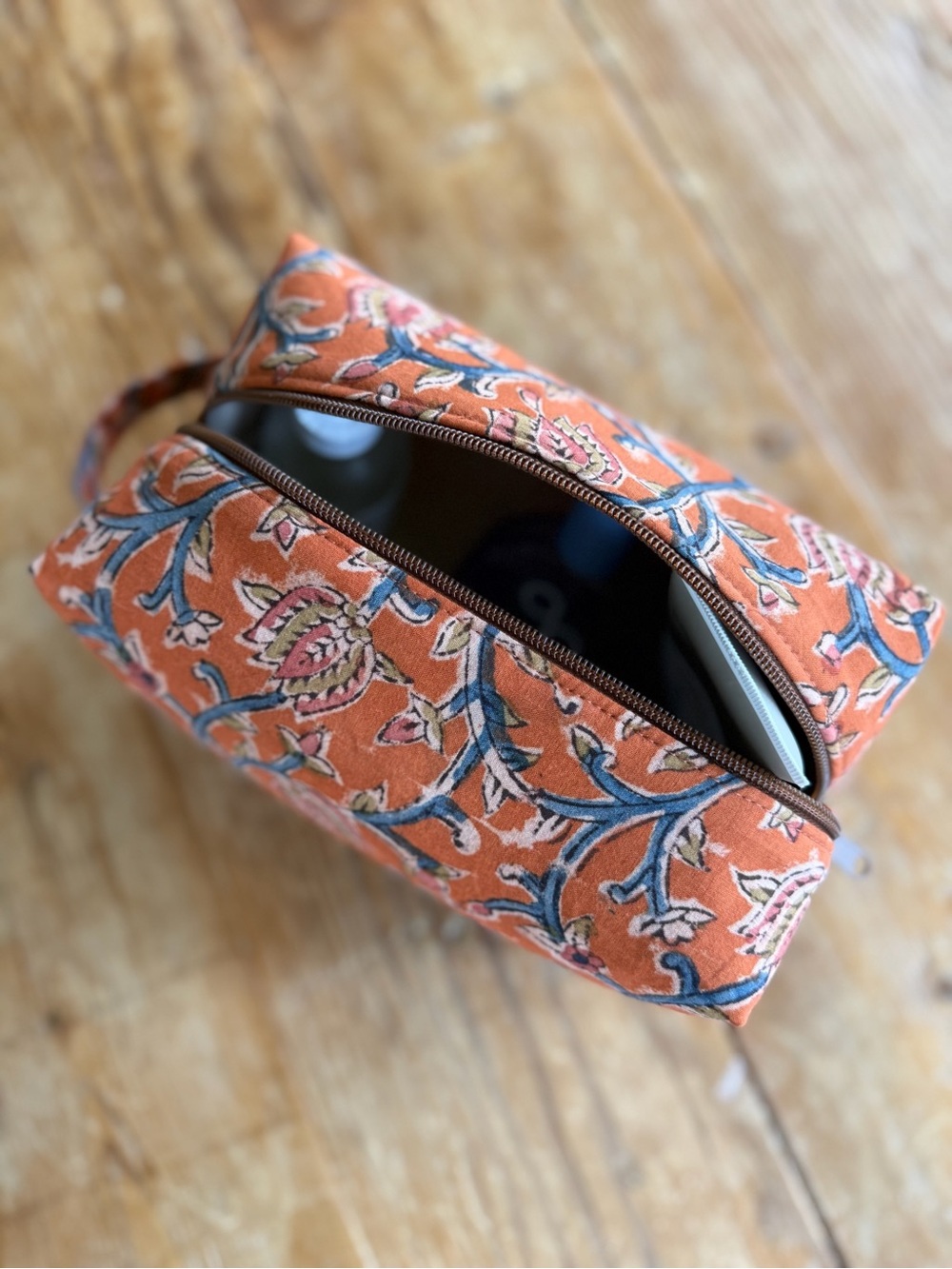 Handmade Printed Orange Floral Vintage Zipper Pouch - Picture 6 of 6